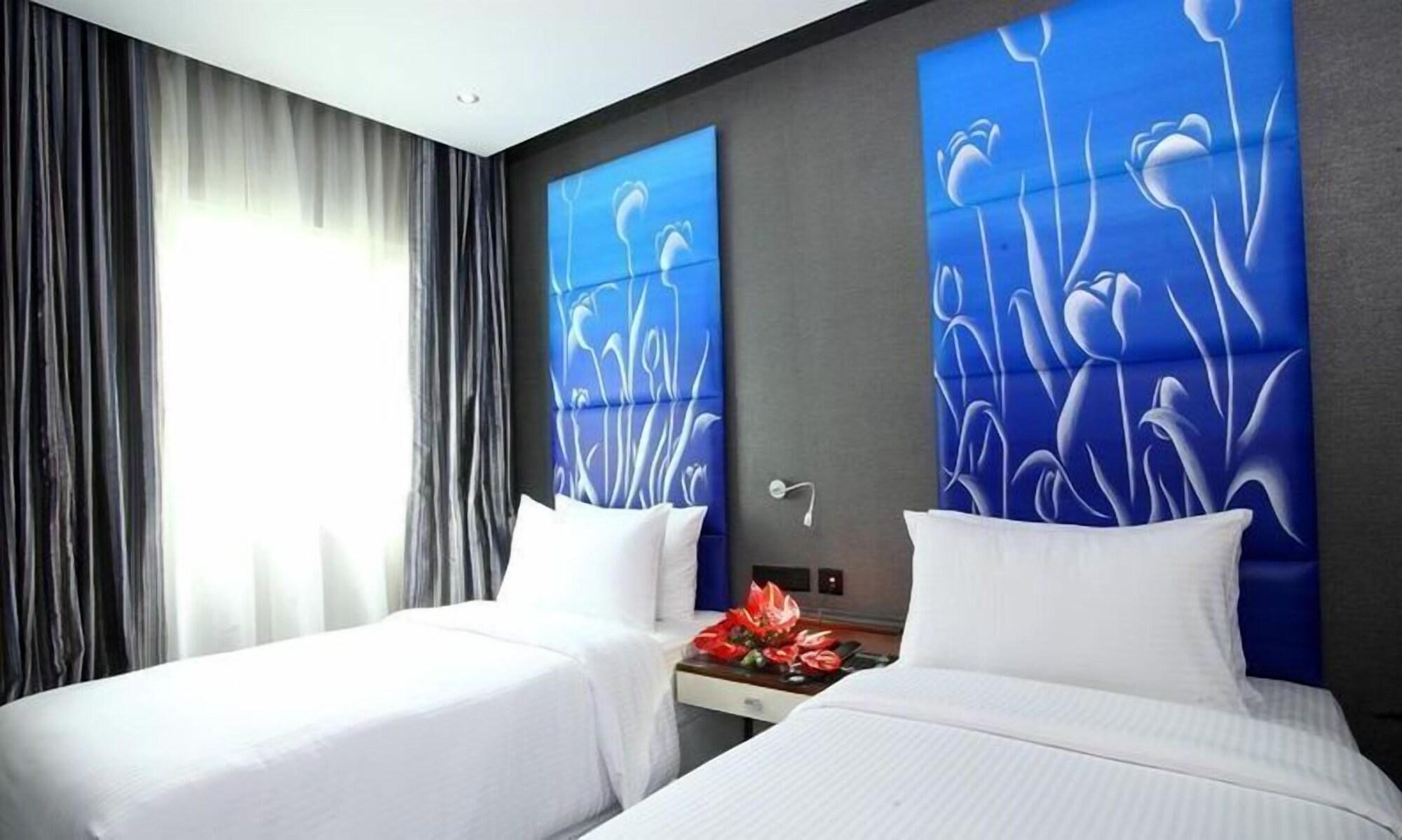 The Spring Hotel Chennai Exterior foto