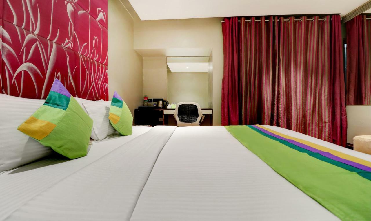 The Spring Hotel Chennai Exterior foto
