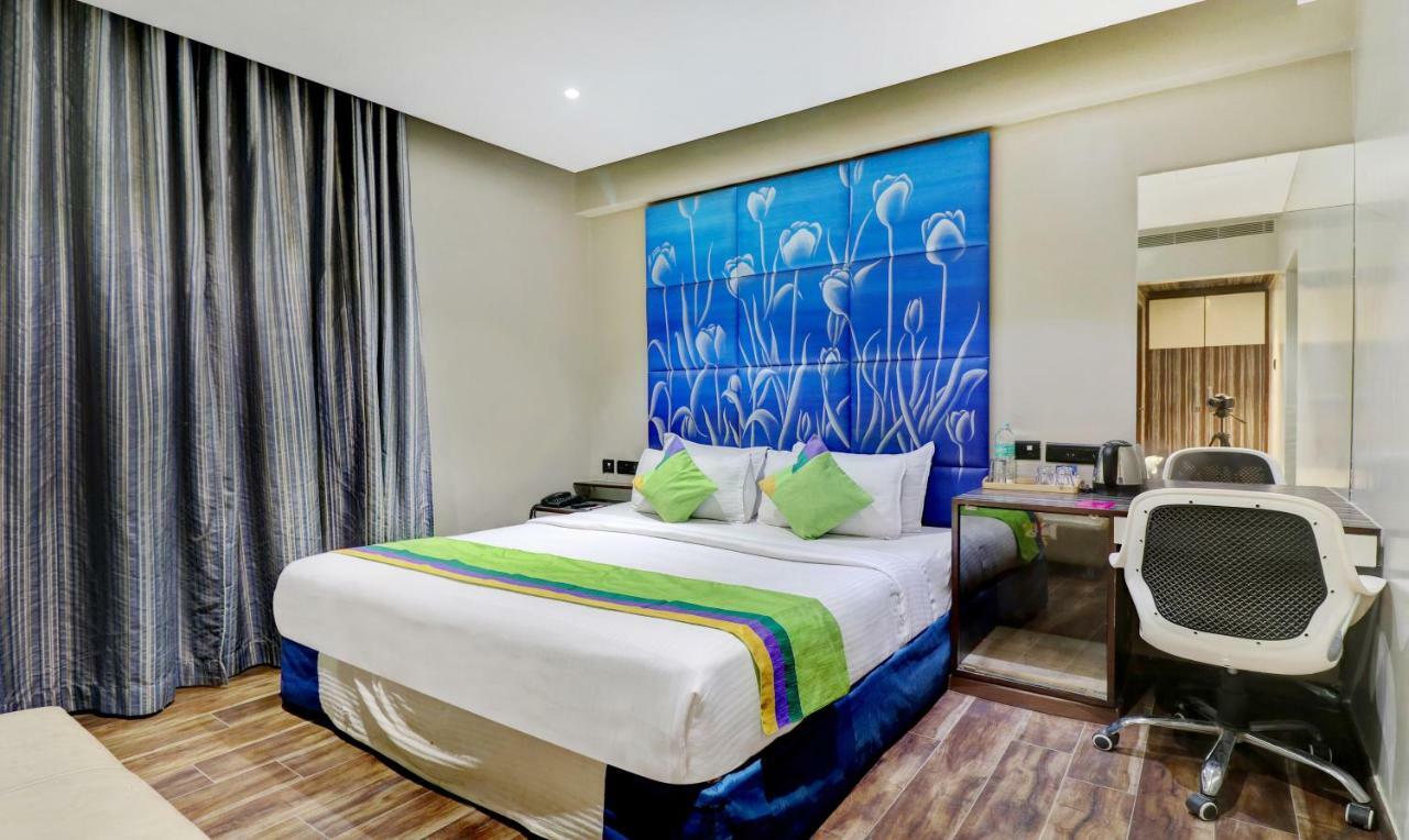 The Spring Hotel Chennai Exterior foto