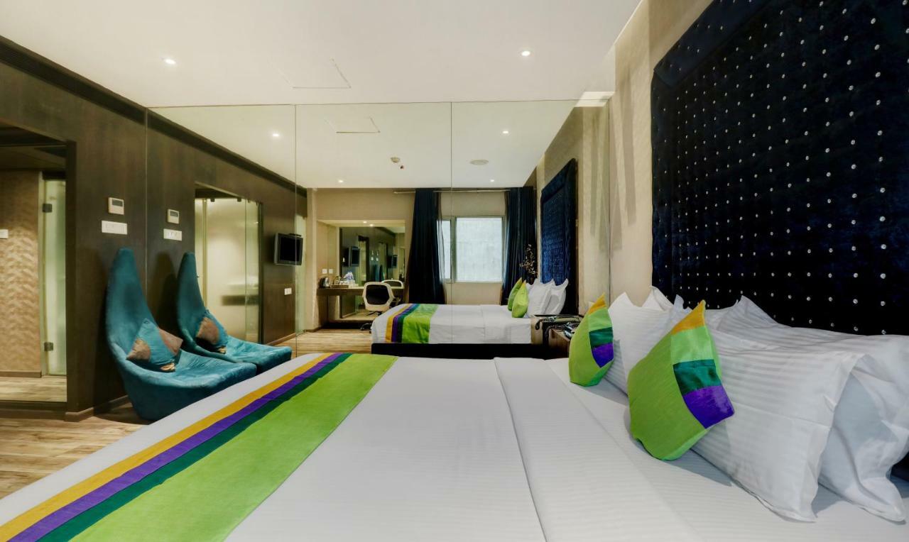 The Spring Hotel Chennai Exterior foto